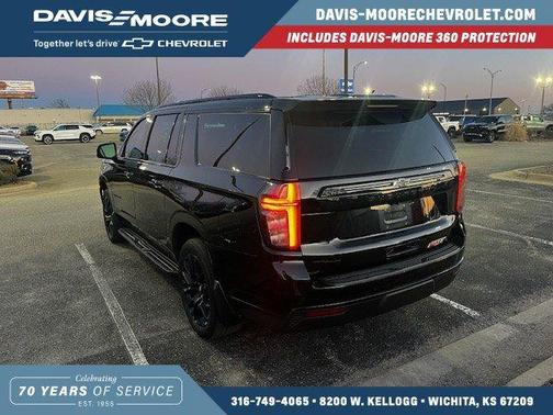 2023 Chevrolet Suburban RST