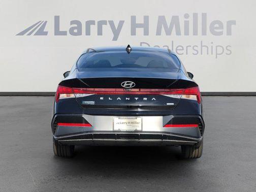 2025 Hyundai ELANTRA HEV Limited