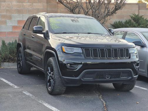 2020 Jeep Grand Cherokee Laredo E