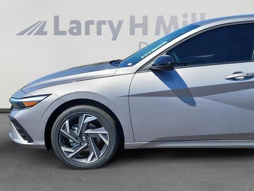 2025 Hyundai ELANTRA HEV SEL Sport