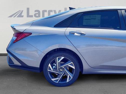 2025 Hyundai ELANTRA HEV SEL Sport