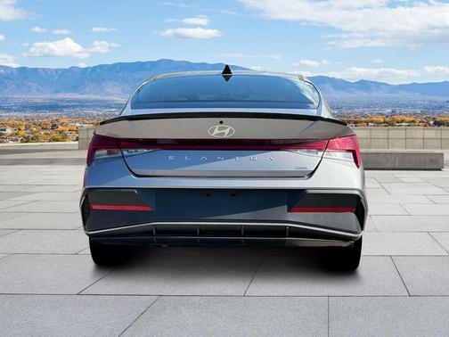 2025 Hyundai ELANTRA HEV SEL Sport