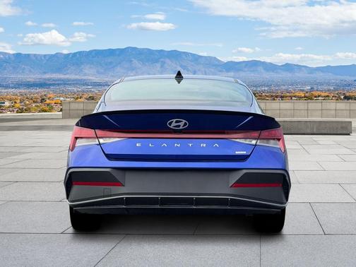2025 Hyundai ELANTRA HEV SEL Sport