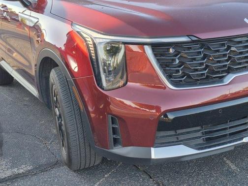 Red 2024 Kia Sorento S