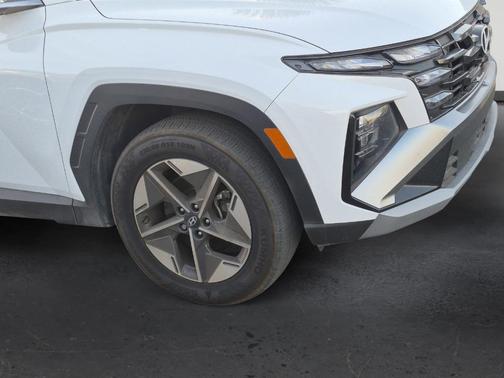 Serenity White Pearl 2025 Hyundai TUCSON SEL Convenience