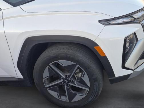 Serenity White Pearl 2025 Hyundai TUCSON SEL Convenience