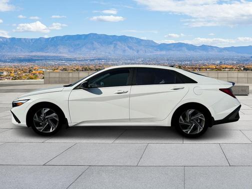 2025 Hyundai ELANTRA HEV SEL Sport