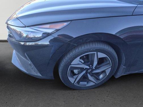 2022 Hyundai ELANTRA HEV Limited