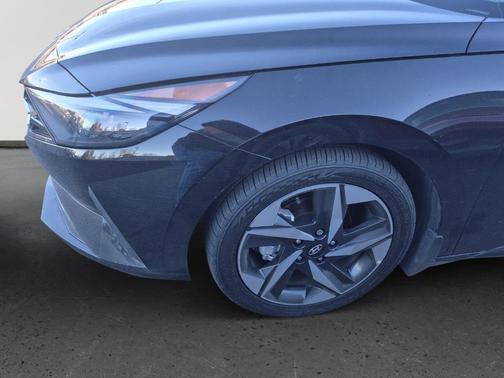 2022 Hyundai ELANTRA HEV Limited