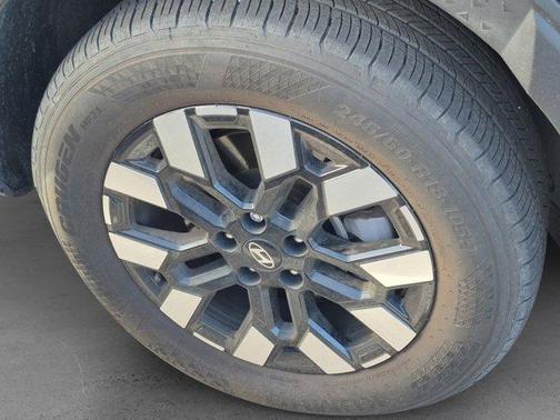 Phantom Black 2025 Hyundai SANTA CRUZ SEL Activity