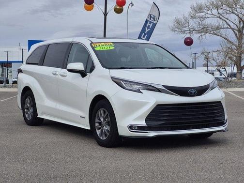 2021 Toyota Sienna XLE