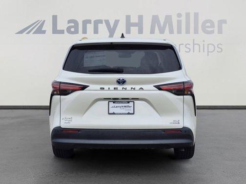 2021 Toyota Sienna XLE