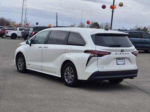 2021 Toyota Sienna XLE