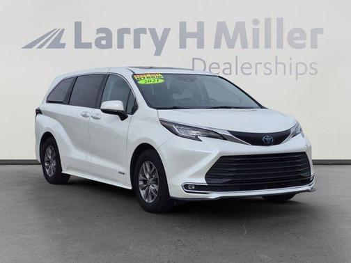 2021 Toyota Sienna XLE