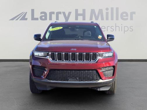 Velvet Red Pearlcoat 2023 Jeep Grand Cherokee Laredo