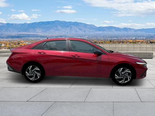 2025 Hyundai ELANTRA HEV SEL Sport