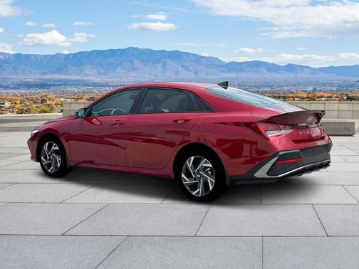 2025 Hyundai ELANTRA HEV SEL Sport