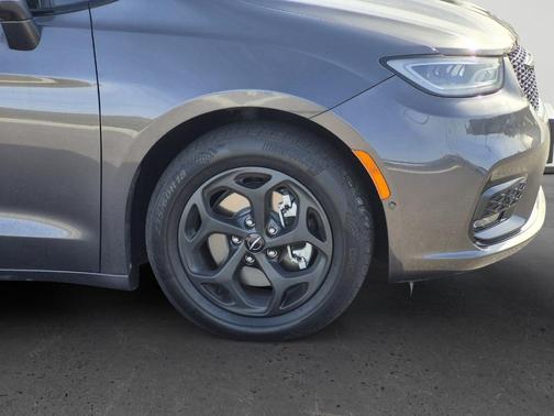 2021 Chrysler Pacifica Hybrid Touring L