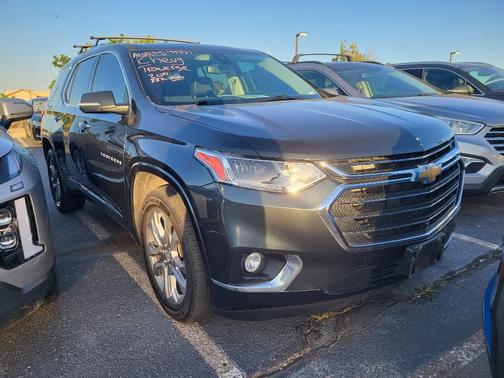 Graphite Metallic 2021 Chevrolet Traverse Premier