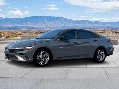 2025 Hyundai ELANTRA HEV SEL Sport