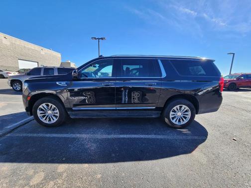 2023 GMC Yukon XL SLT