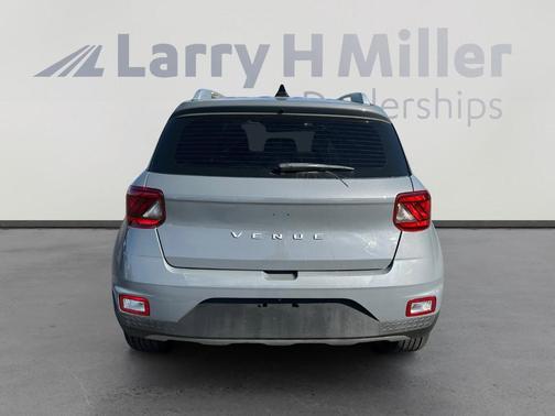 2022 Hyundai VENUE SEL