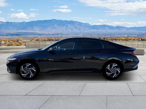 2025 Hyundai ELANTRA HEV SEL Sport