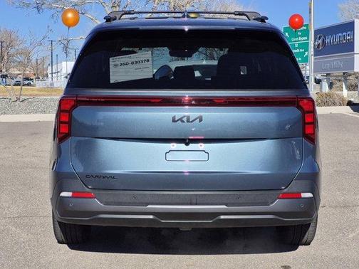 2025 Kia Carnival SX