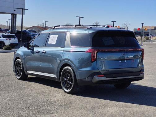 2025 Kia Carnival SX