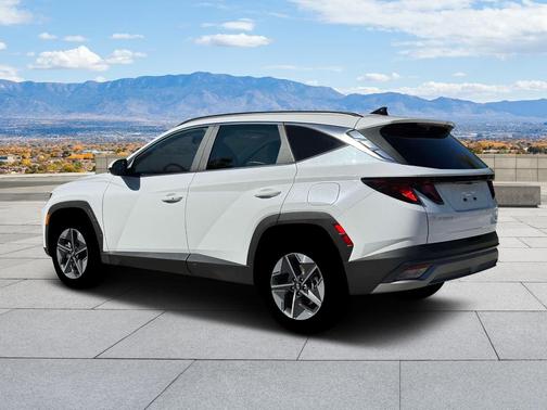 2026 Hyundai TUCSON Hybrid SEL