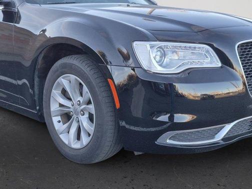 2019 Chrysler 300 Touring