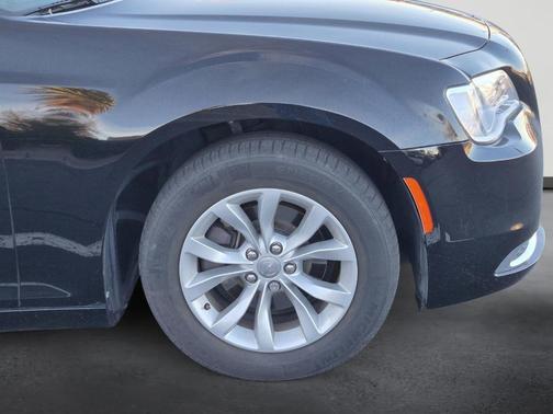 2019 Chrysler 300 Touring