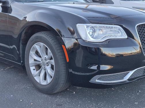 2019 Chrysler 300 Touring