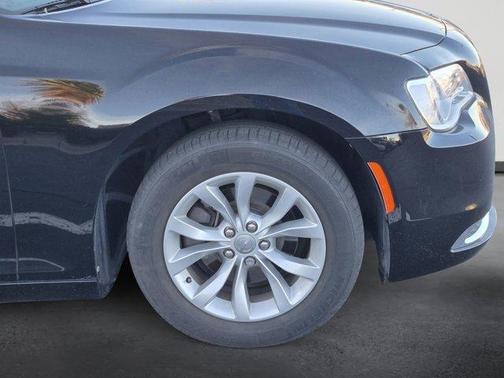 2019 Chrysler 300 Touring