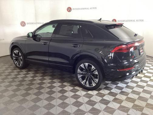 2025 Audi Q8 55 Premium Plus