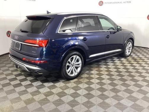 2025 Audi Q7 55 Premium Plus