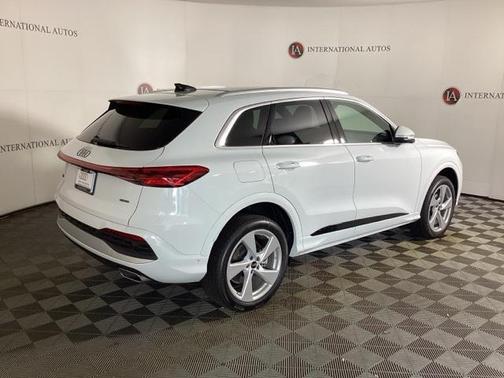 2025 Audi Q5 Premium Plus