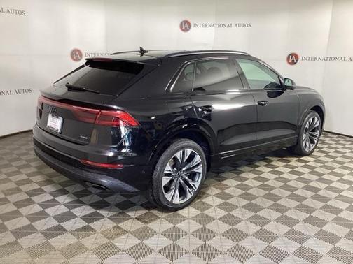 2025 Audi Q8 55 Premium Plus