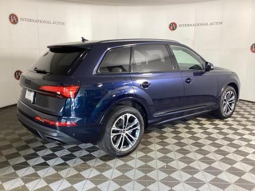2025 Audi Q7 45 Premium Plus