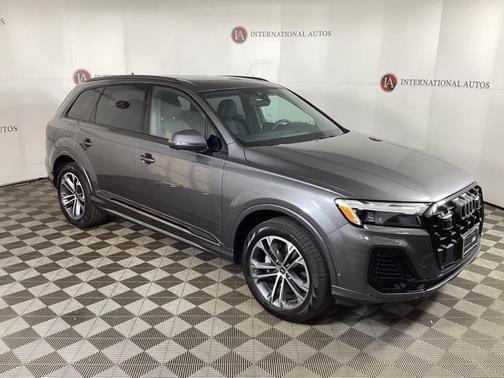 2025 Audi Q7 45 Premium Plus