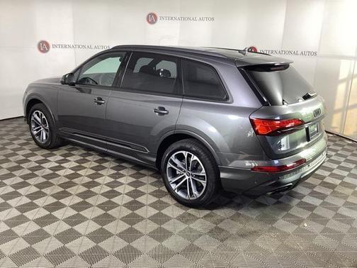 2025 Audi Q7 45 Premium Plus