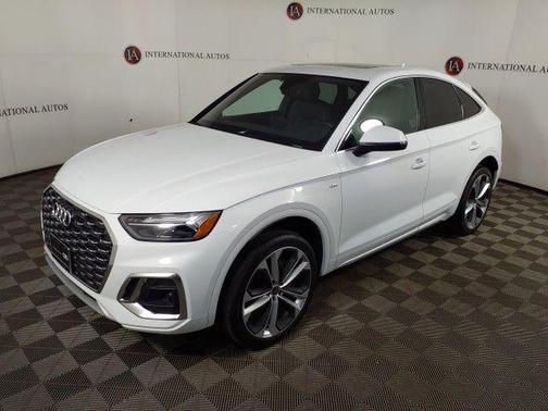 Glacier White Metallic 2024 Audi Q5 45 S line Premium Plus