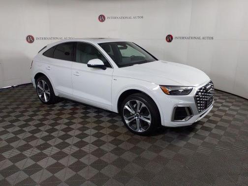Glacier White Metallic 2024 Audi Q5 45 S line Premium Plus