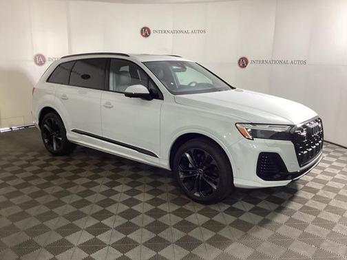 2025 Audi Q7 55 Premium Plus