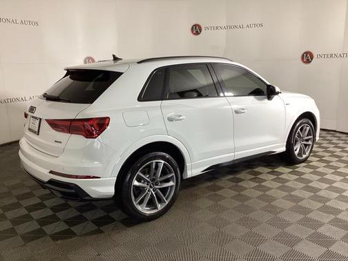2022 Audi Q3 45 S line Premium