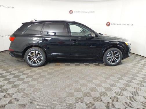 Mythos Black Metallic 2026 Audi Q7 45 Premium Plus