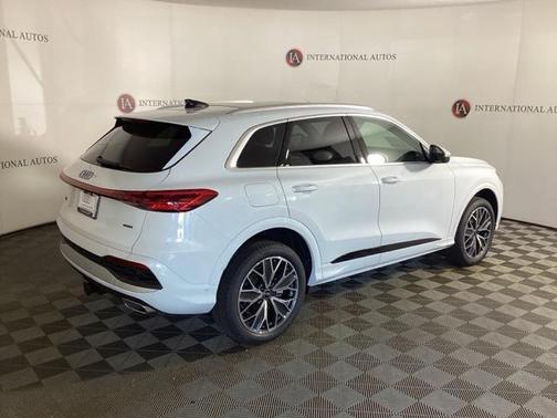 2025 Audi Q5 Premium Plus