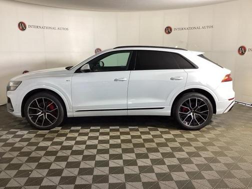2022 Audi Q8 55 Premium Plus