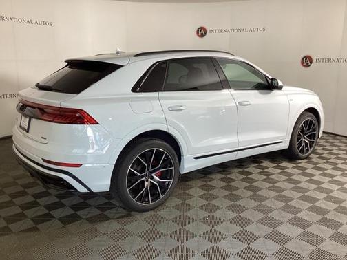 2022 Audi Q8 55 Premium Plus