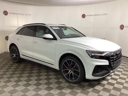 2022 Audi Q8 55 Premium Plus